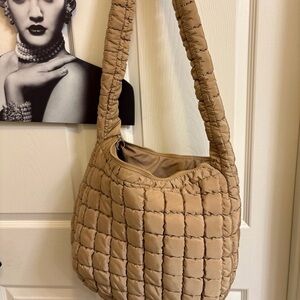 Large Quilted Lightweight Carryall Tote in Tan